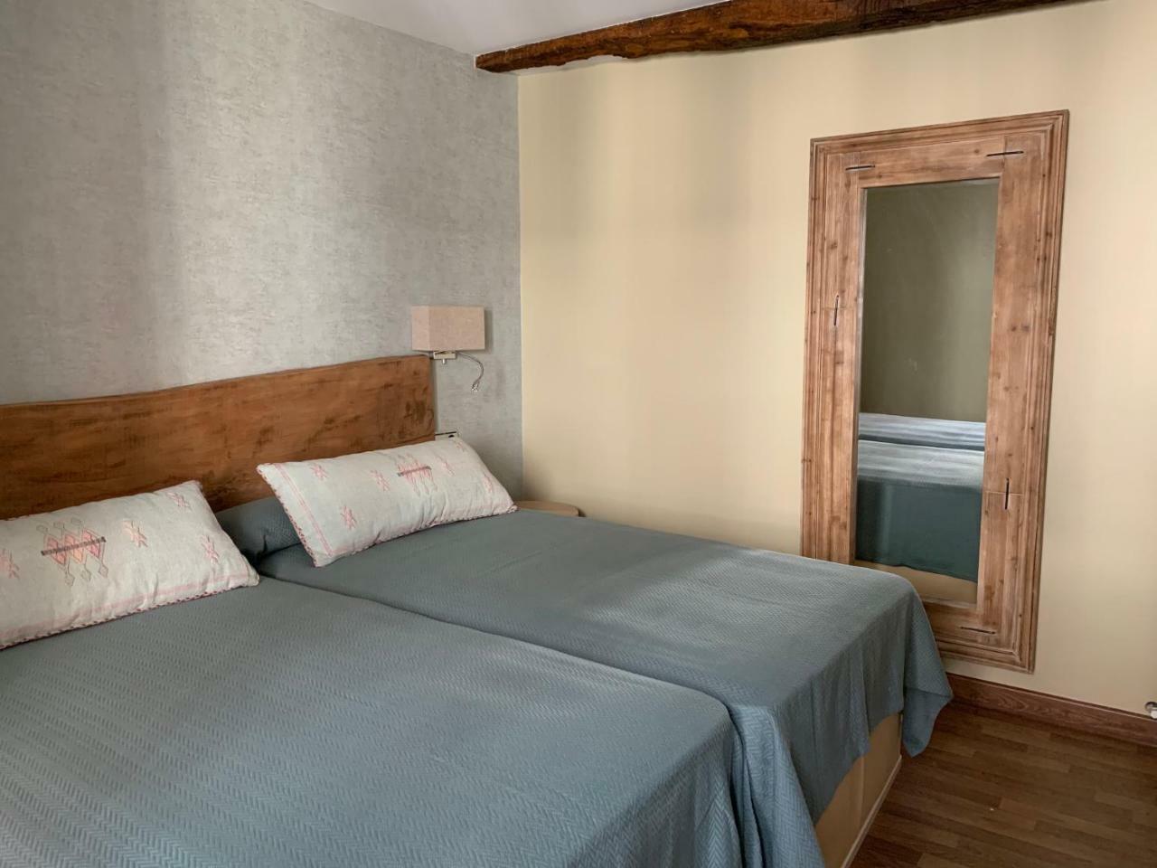 Hostal El Resbalon Cervera De Pisuerga Eksteriør billede