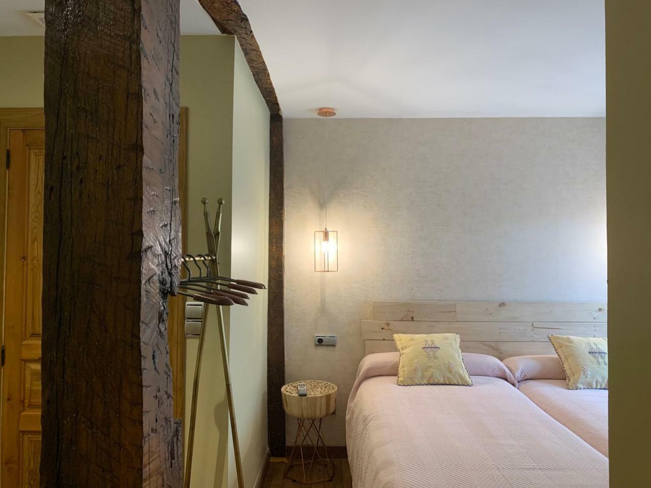 Hostal El Resbalon Cervera De Pisuerga Eksteriør billede